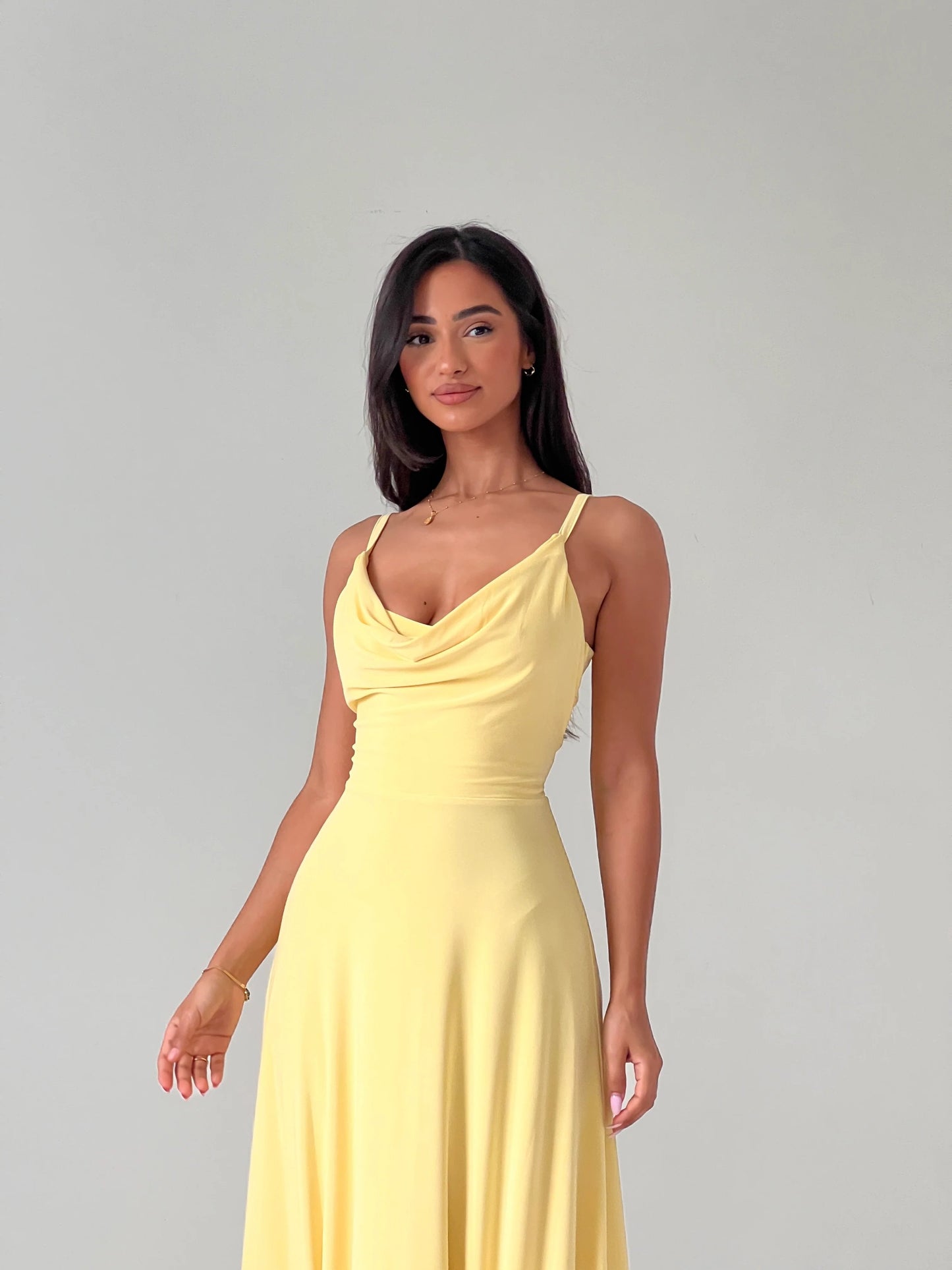 Rochie reversibilă 2-în-1, eleganță și confort asigurat