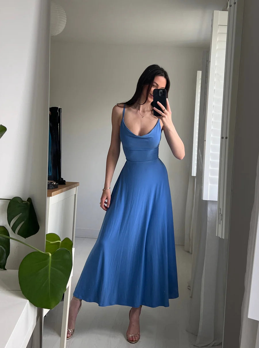 Rochie reversibilă 2-în-1, eleganță și confort asigurat