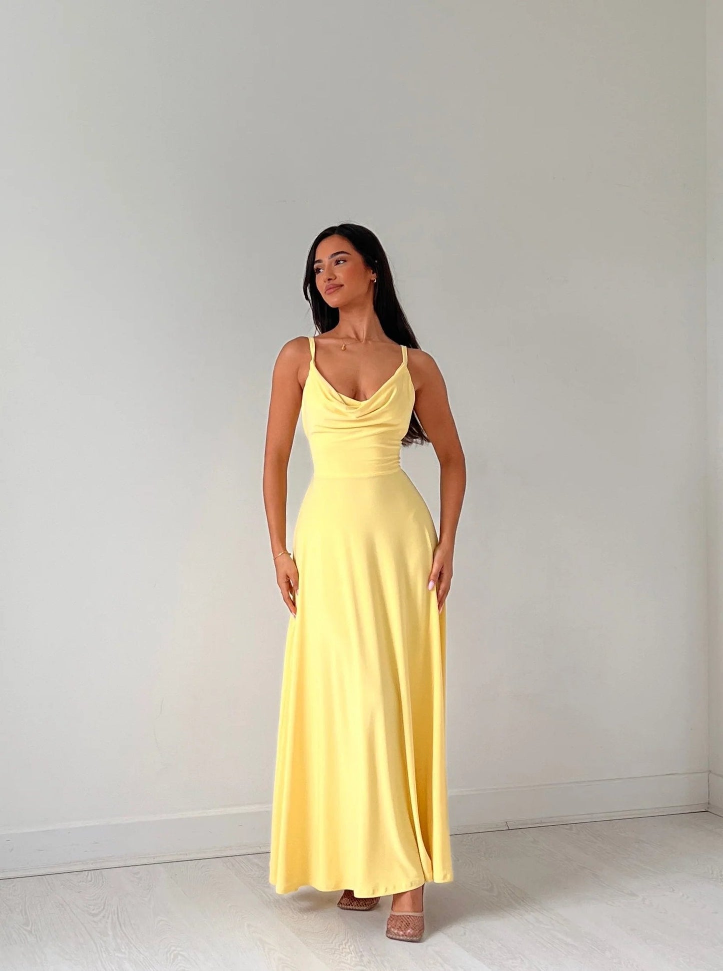 Rochie reversibilă 2-în-1, eleganță și confort asigurat